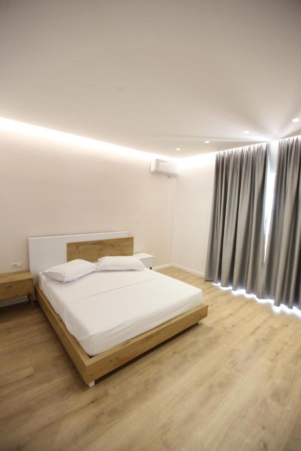Sea Breeze Villa Sarandë Exteriör bild