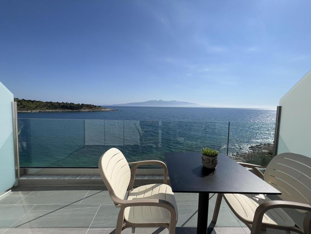 Sea Breeze Villa Sarandë Exteriör bild