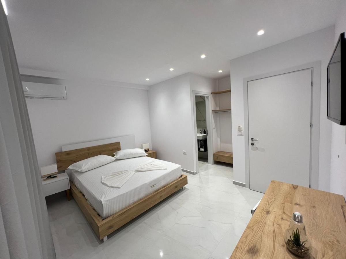 Sea Breeze Villa Sarandë Exteriör bild