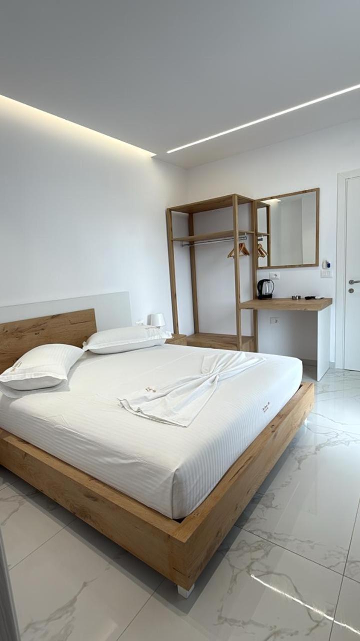Sea Breeze Villa Sarandë Exteriör bild