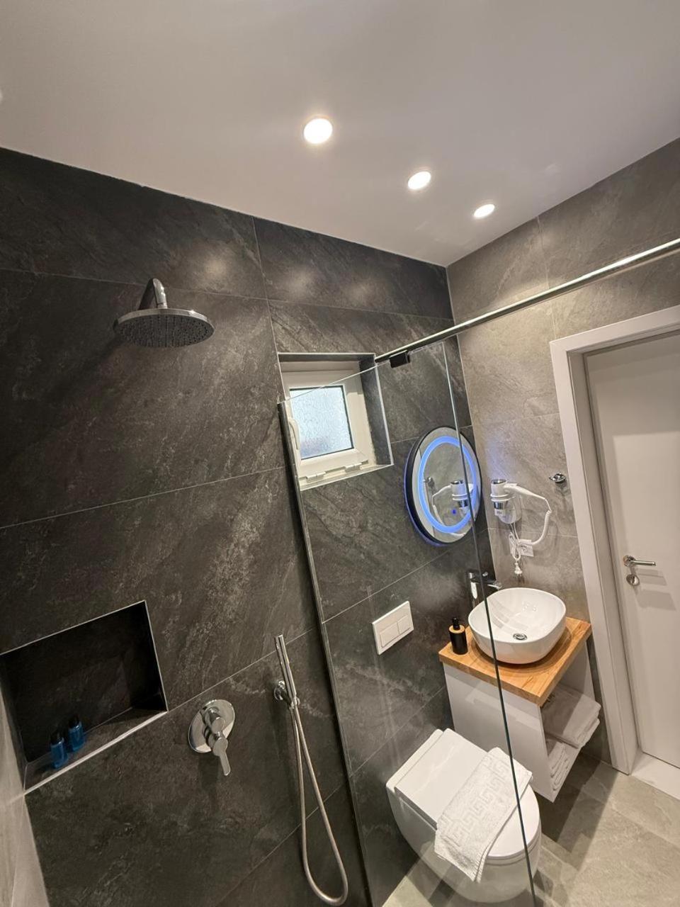 Sea Breeze Villa Sarandë Exteriör bild