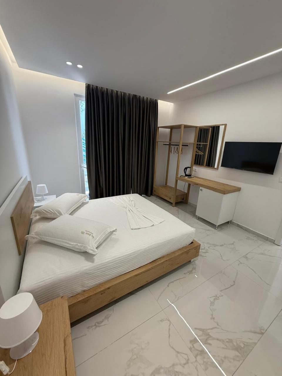 Sea Breeze Villa Sarandë Exteriör bild