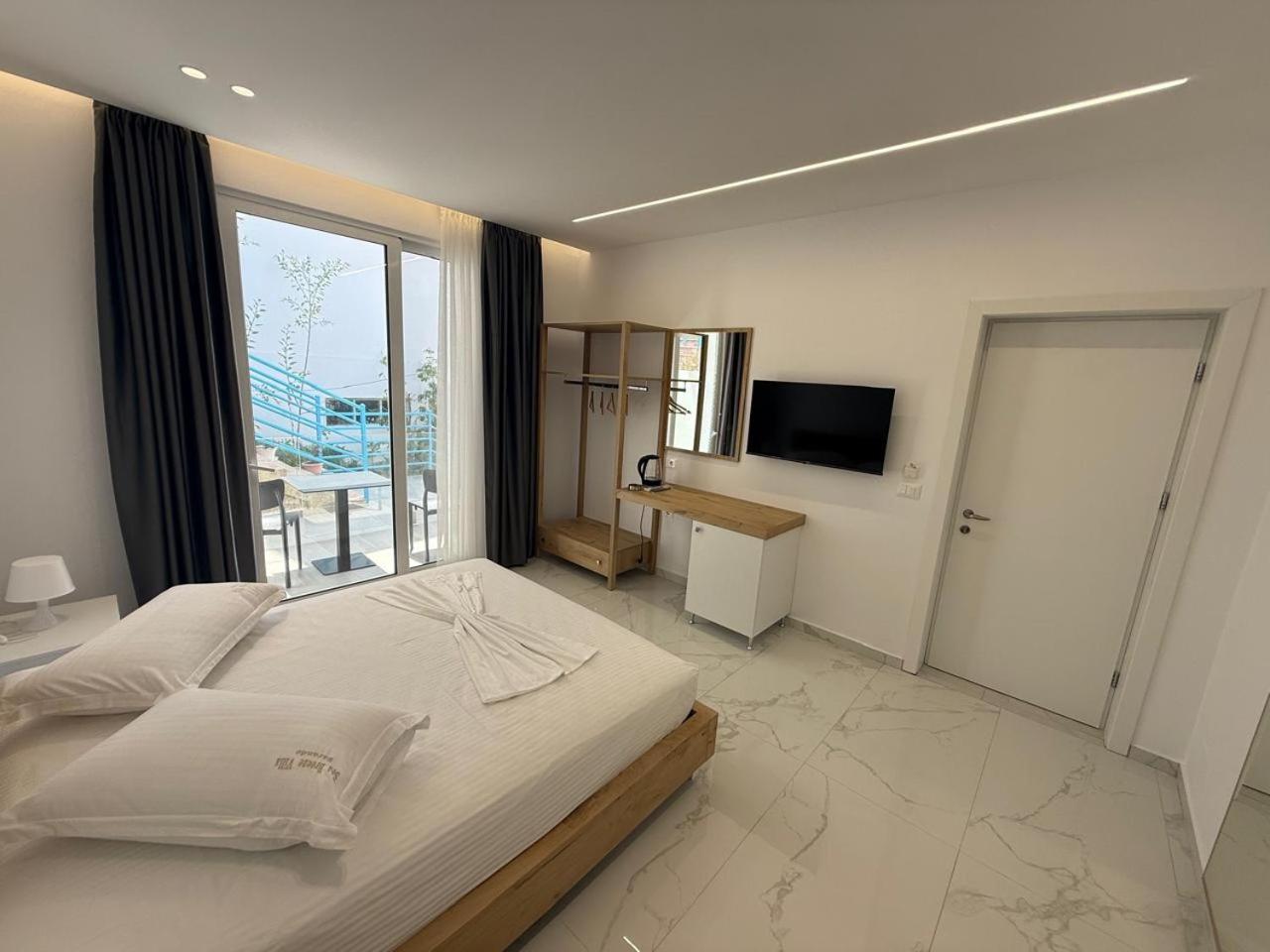 Sea Breeze Villa Sarandë Exteriör bild